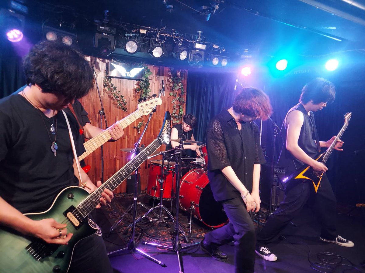 guitarist_eiki's tweet photo. 今日はいつも以上に集客できた感じがありましてあざました🎸 https://t.co/a8HsKCGGdD