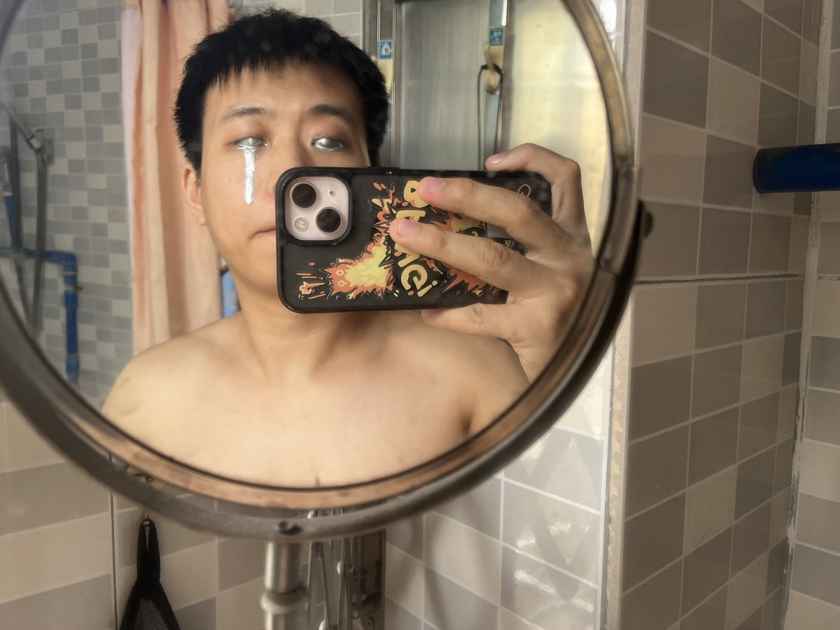 yizhixiaofeizhi's tweet photo. 流出银色的眼泪了 https://t.co/vlLwc0Tg1h