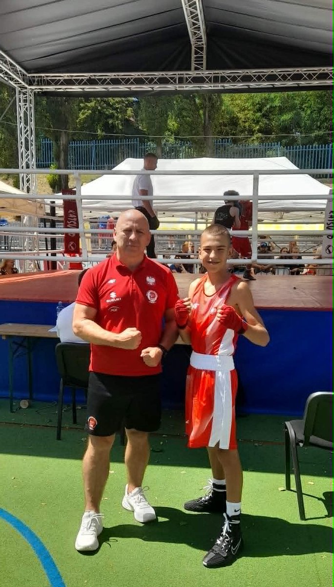 WislokRzeszow's tweet photo. Krystian Sokołowski bardzo dobrze pokazał się na Międzynarodowym Turnieju "2026 Olympic Hopes Boxing Tournament" w Bratysławie. W sobotę uznaje wyższości Węgra Zsombora Vajmi a w niedzielę pewnie pokonuje Chorwata Jakova Brajkovica. Brawo Krycha!
#Rzeszów #PZB #Podkarpackie #info https://t.co/z1MdOn4TRo