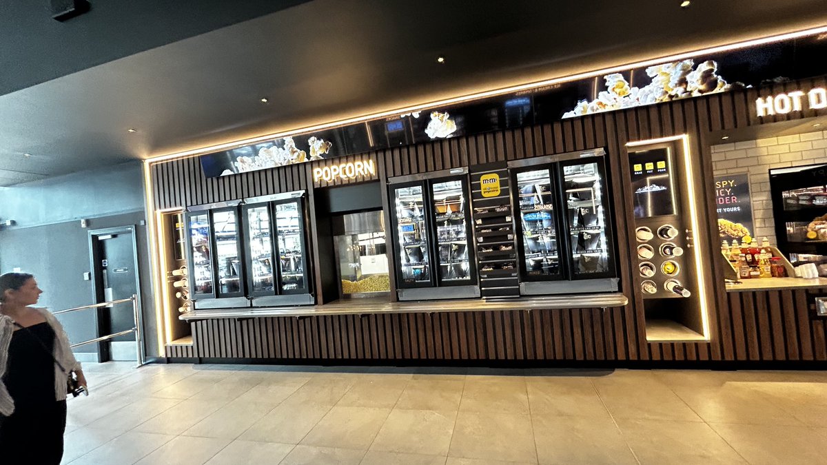 ポップコーン🍿など映画のお供は自分で取ってセルフレジで精算する