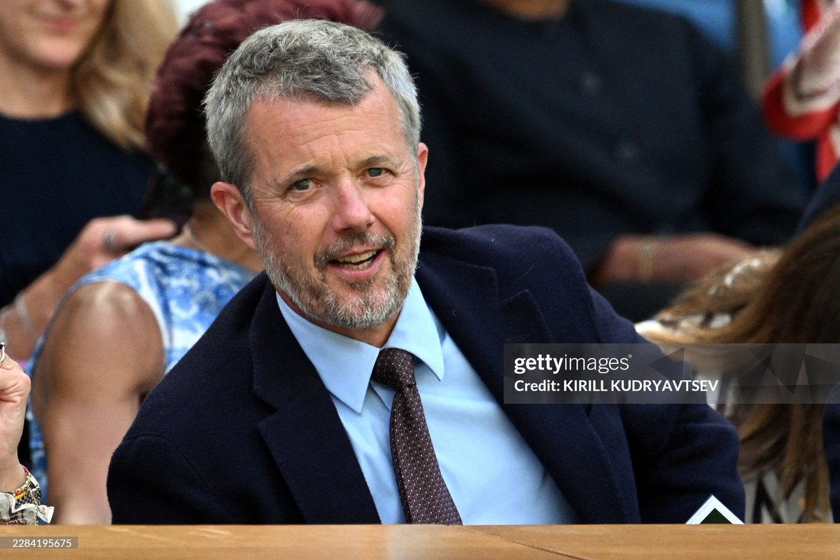 ChristinsQueens's tweet photo. King Frederik is watching the match between Novak Djokovic and Roman Safiullin this afternoon.

📸 Kirill Kudryavtsev // AFP via Getty Images &amp; Karwai Tang // WireImage via Getty Images https://t.co/JzjHupSt2i