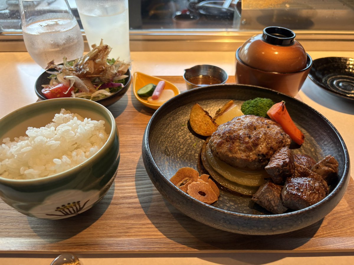 obi_tkf's tweet photo. ココノススキノにあった鉄板焼きの店めっちゃ美味かった https://t.co/jEOsq9rUbL