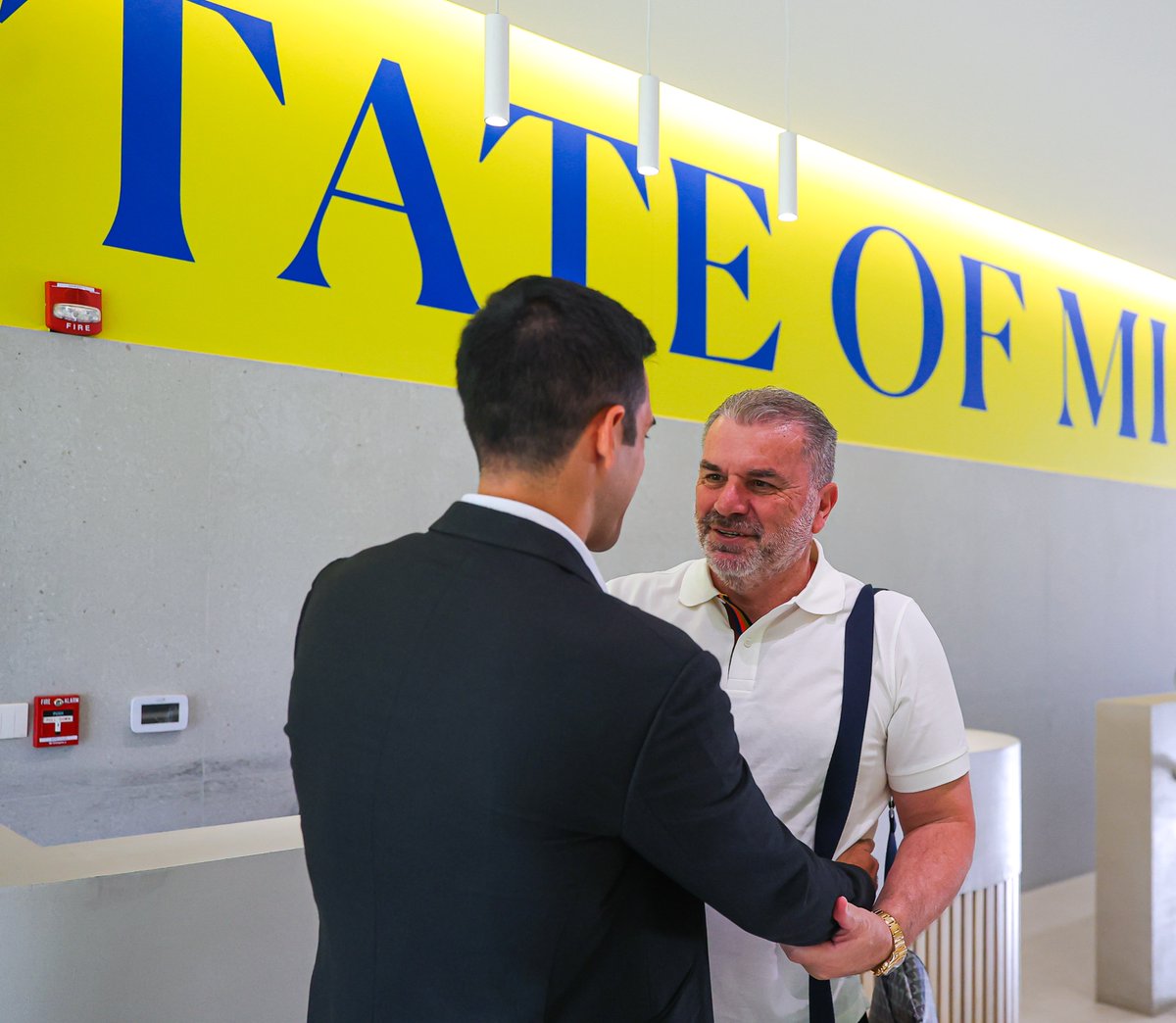 AlNassrFC_EN's tweet photo. First day in the house…
Coach Ange Postecoglou at Nassr 🏠💛 https://t.co/NN8Nf6hXYa