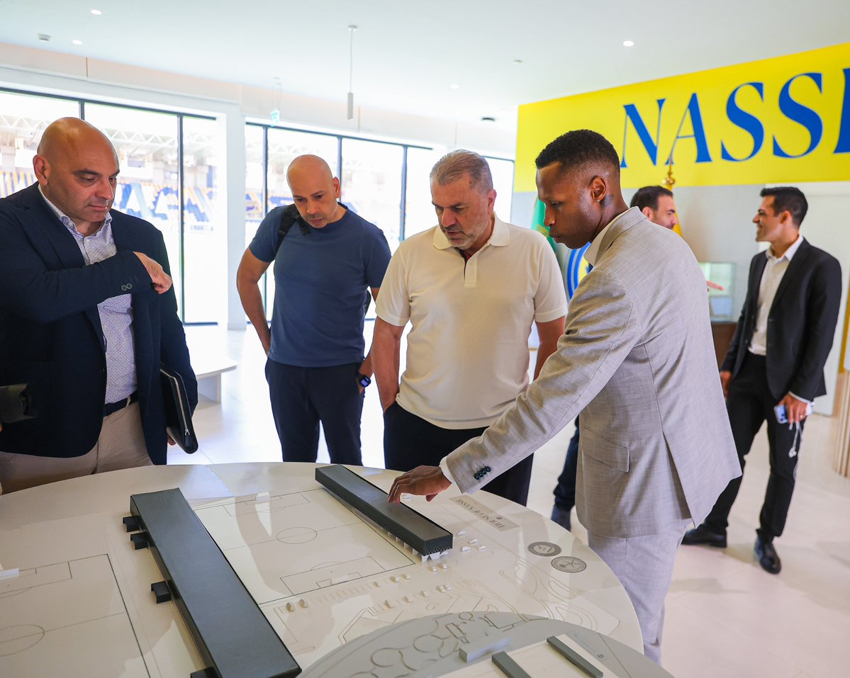 AlNassrFC_EN's tweet photo. First day in the house…
Coach Ange Postecoglou at Nassr 🏠💛 https://t.co/NN8Nf6hXYa