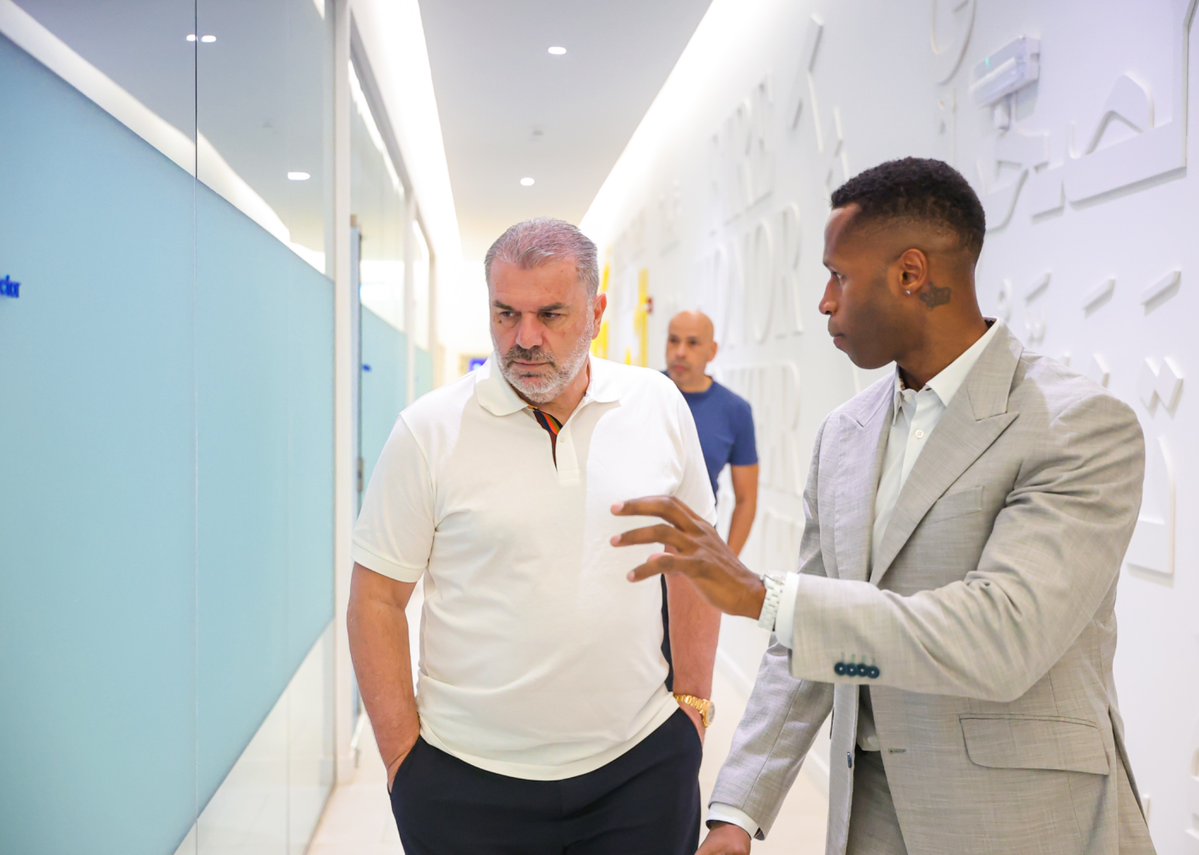 AlNassrFC_EN's tweet photo. First day in the house…
Coach Ange Postecoglou at Nassr 🏠💛 https://t.co/NN8Nf6hXYa