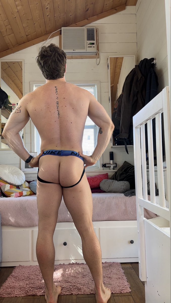 HankOwens_'s tweet photo. i could use some help getting stretched out this morning, if you wanna join…😏 https://t.co/AvPm2rFp0H