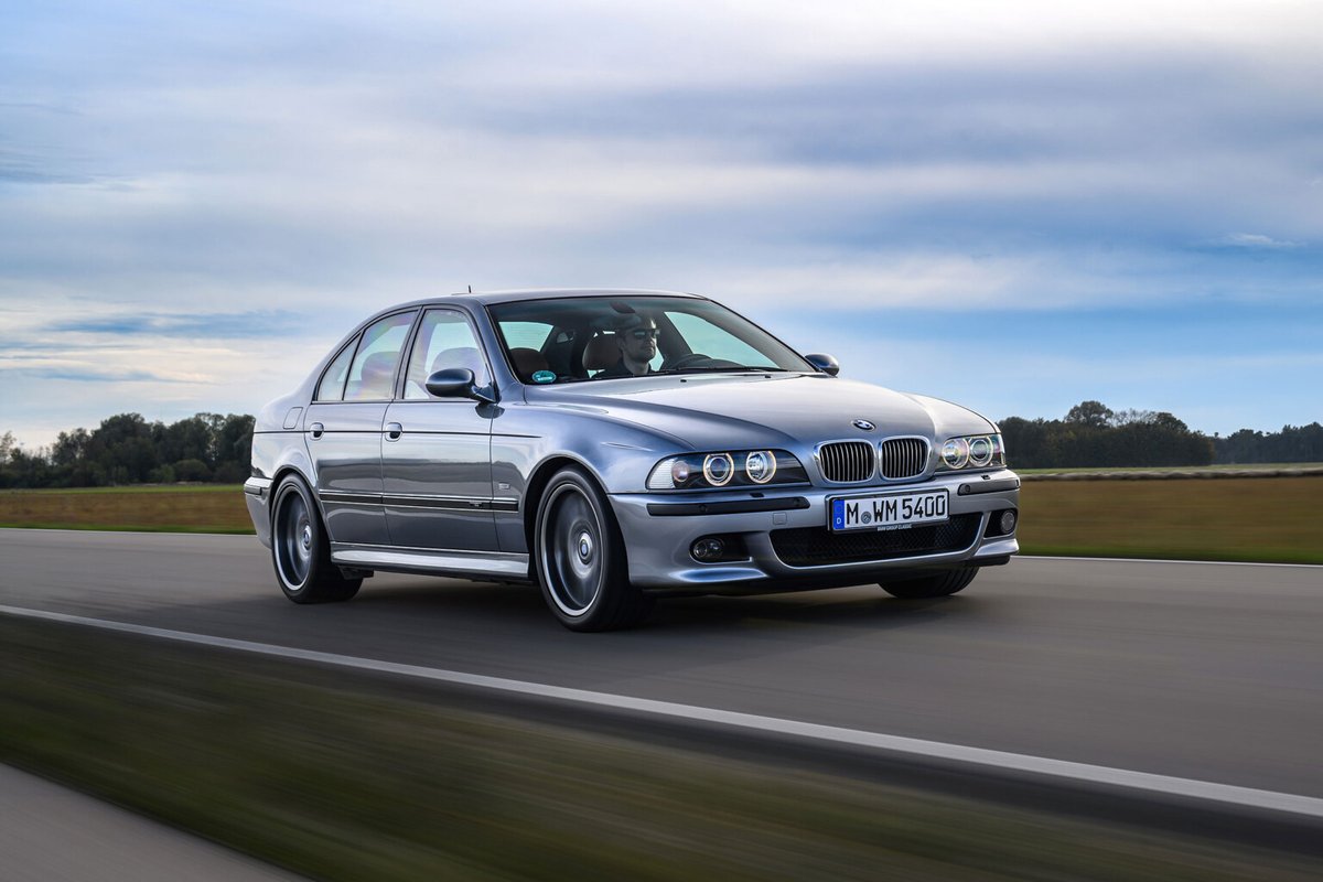 candvbmw's tweet photo. 🚗💨 #BMW M5 (E39)
• 🛠️ Engine: Bosch Motronic fuel injected 4.9L S62B50 V8
• ⚙️ Transmission: 6-speed manual
• 🐎 Power: 400 hp (294 kW) @ 6,600 rpm
• 💪 Torque: 369 lb-ft (500 Nm) @ 3,800 rpm
• ⏱️ 0-60 mph: 4.9 seconds (0-100 km/h: 5.3 seconds)
• 🏎️ Top Speed: 155 mph (250 km/h) electronically limited
• 📅 Production: 10,490 units (1998–2003) Europe