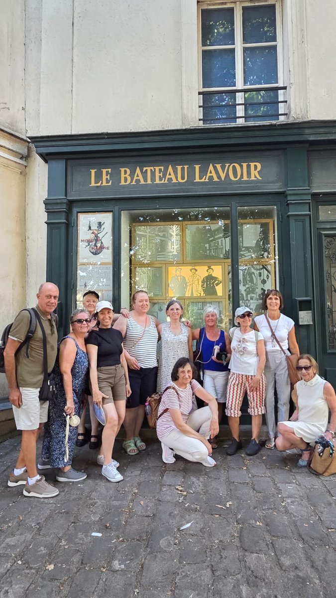 CoroInTempore's tweet photo. En nuestro viaje a París no solo disfrutamos de los ensayos, conciertos, también hubo un tiempo para pasear por las calles parisinas.
Una maravilla lo que nos aporta la 🎼🎼🎵🎵♥️♥️ https://t.co/MWYiqT1lAd