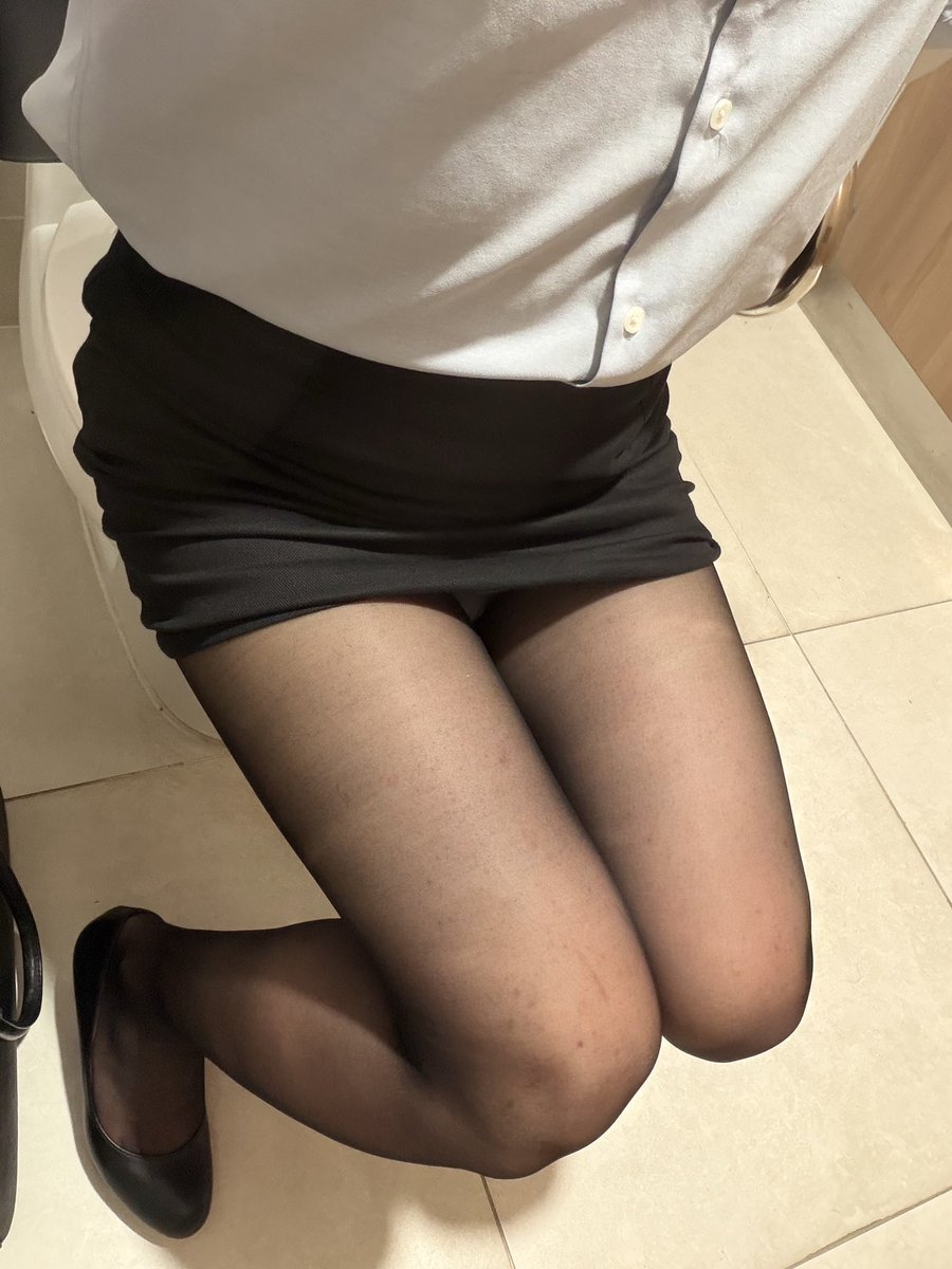 Pacebriann's tweet photo. 스타킹 다리 자랑
#시디 #스타킹 #여장 https://t.co/KJWDX8fpPb