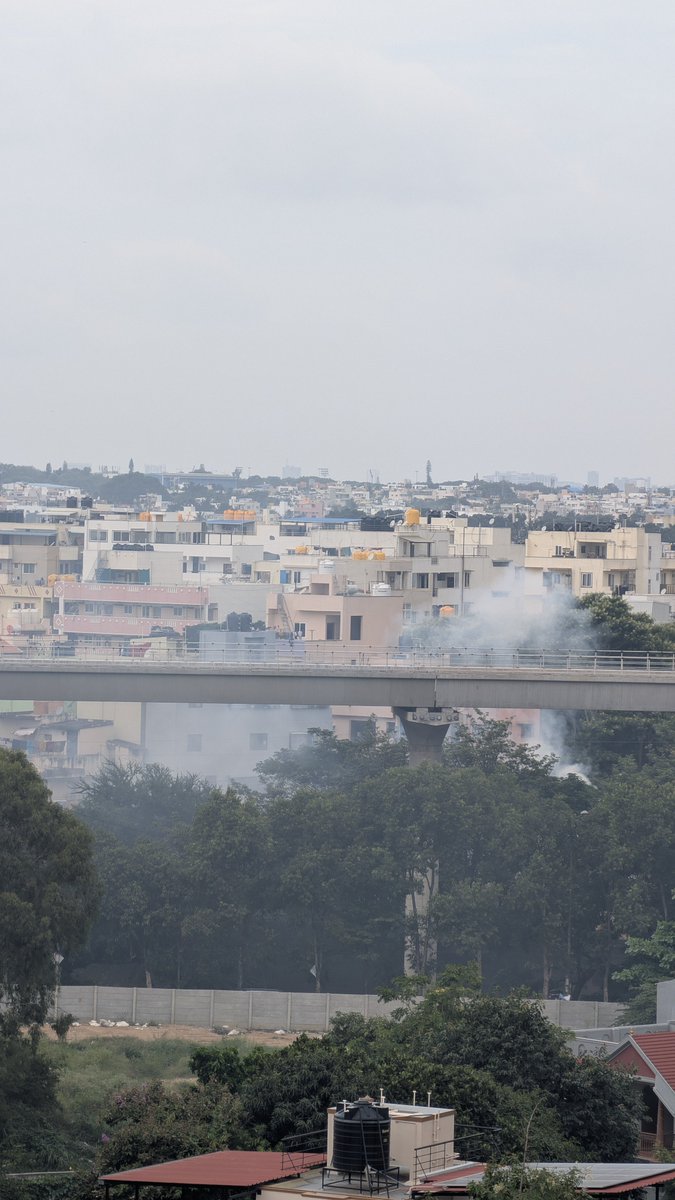 logickahanhai's tweet photo. 🚨 Urgent: Illegal garbage burning causing severe air pollution in Bengaluru, Dodda Nekkundi!
Location: https://t.co/oF03AXFBKn
Ongoing waste burning creating toxic smoke &amp; health hazard for residents.
@GBA_office @ICCCBengaluru @CPCB_OFFICIAL @karnatakakspcb @comm_blr_south https://t.co/7zWQfdolnN