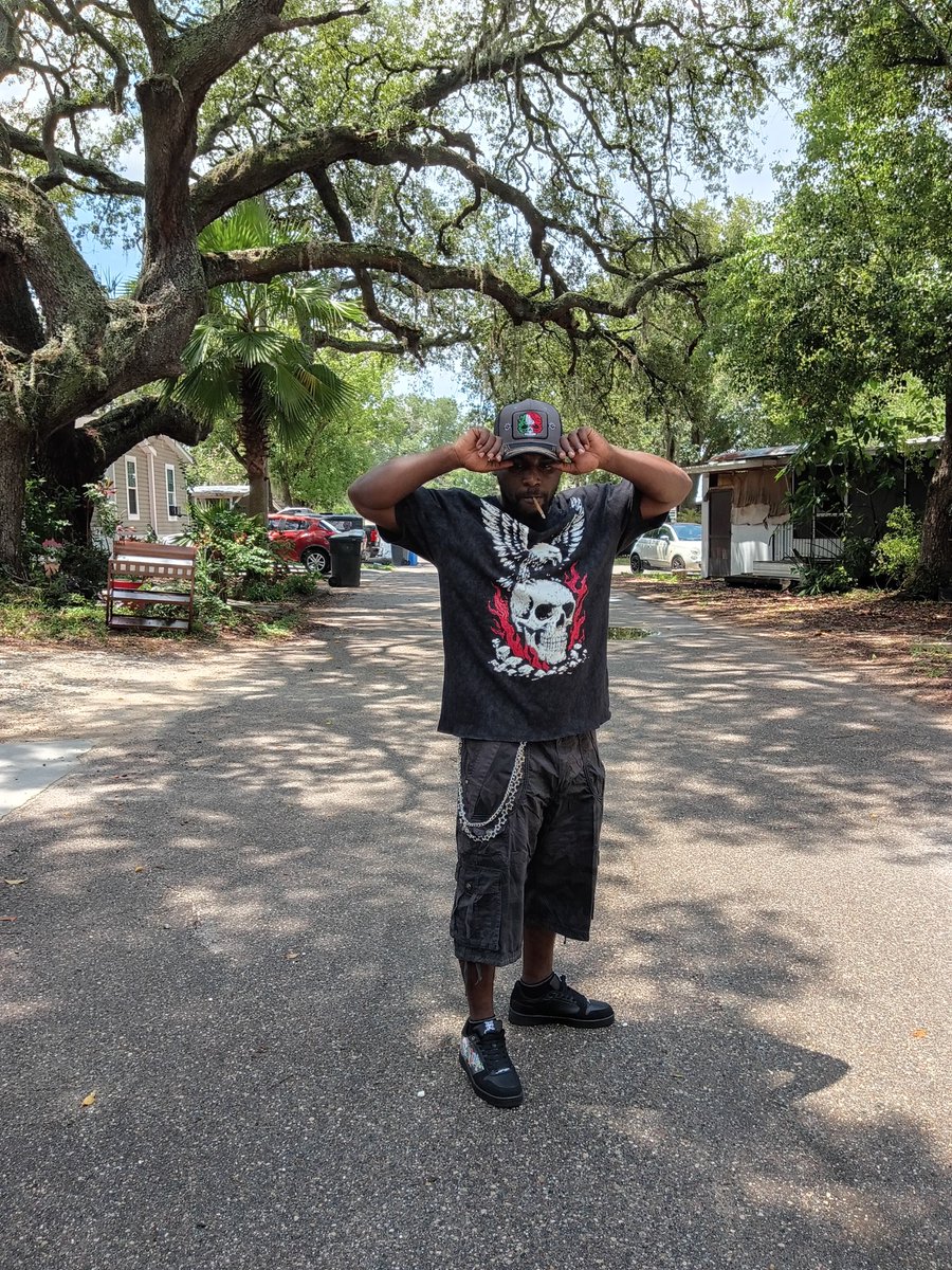 YoungSmoke813's tweet photo. I been Pressure 💥💥💥 BEST OUT OF FLORIDA 👊🏾💥💯💥💥 
https://t.co/pWMhYSpAAx https://t.co/BjG8ReLkGV