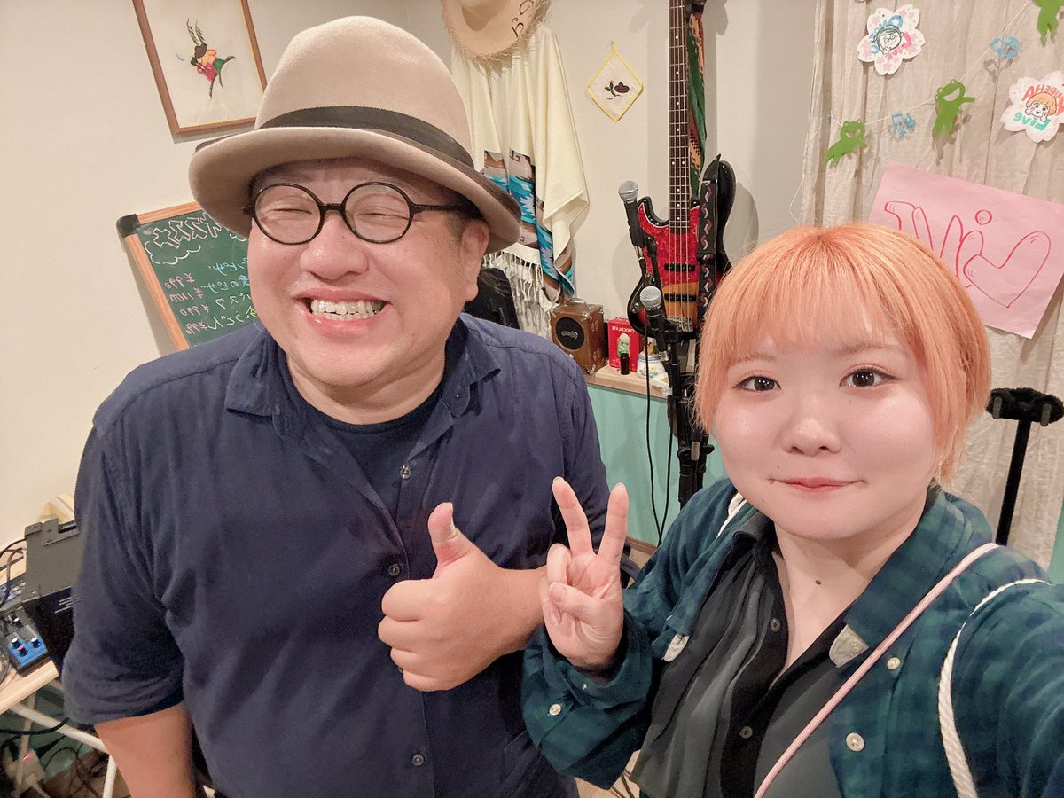 wanaby_dayone's tweet photo. おのしうさん×紅波2マンありがとうございました！！！！
開演前に雨強くなってしまいましたが､雨の中足を運んでいただき…本当にありがとう🥹
何年経っても変わらずに一緒にライブを作れることが有難くて､ご一緒する度に沢山の刺激をもらえる大尊敬のおのしうさん！！これからも背中を追うぞ！🏃‍♀️ https://t.co/Lr2opHe63Y