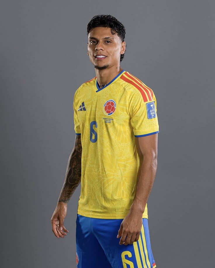 leooaustin02's tweet photo. Como o Richards Rios parado, sem fazer nada ainda exalar um aura de macho do k@r@lho!! PQP! 🔥💭🫦 https://t.co/ukBiyMk7zX