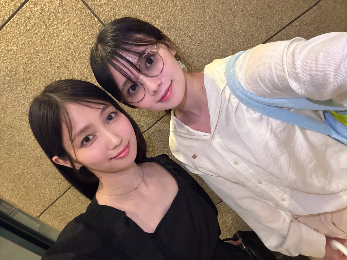 hamaura_0426's tweet photo. 今日は、木下綾菜ちゃんと
憂国モリアーティを観てきました！！

#モリミュ に、歌唱指導で入っている水野さんにおすすめいただいて観てきたのですが、演出も演奏もキャストのみなさんの歌声も素晴らしくて感動しました🥹

ワーステやギアミュでご一緒した小南さんや一慶さんの歌声も聴けて嬉しかったです！

私も頑張ろうと思いました！！

素敵な作品に出会えて幸せです✨