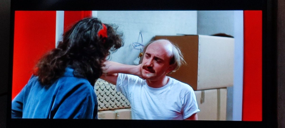renou0844's tweet photo. Tu regardes @ARTEfr et merde, ils manquent quand-même aussi ces deux là 👍😢 #arte https://t.co/G1yHMHH0Eu
