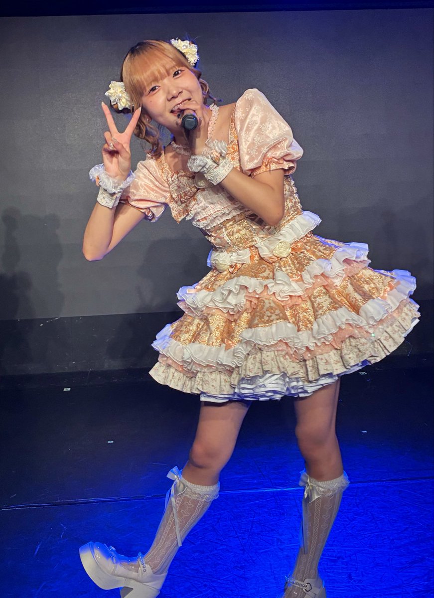 abechi62's tweet photo. ブルまま・めいちゃん🧡
はじめましてでした☺️
共通の知り合いがいると初対面でも話弾むね。笑
#ブルーなままで
#心鞠めい
#めいちゃんのこまりごと https://t.co/ylShASOX0z