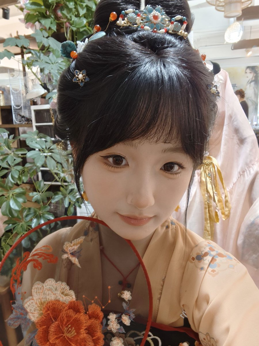 SakuraL58997's tweet photo. 21岁傻B母猪安徽严静娴，被同学贡献给野爹，骚货还喜欢勾引，纯正的死母野猪 https://t.co/ilG3bQhvrS