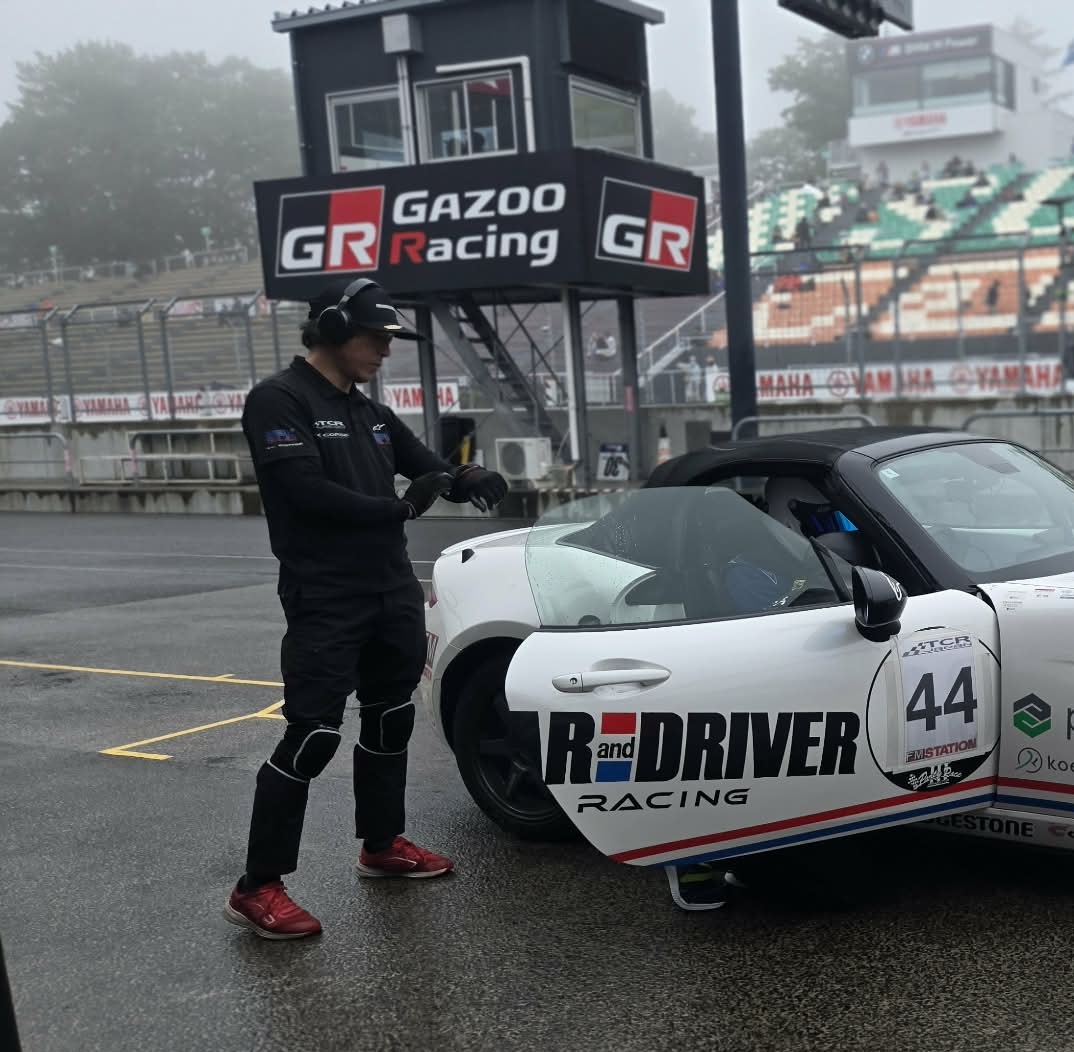 teru12k's tweet photo. 今週末はスポーツランドSUGOで行われたS耐チャレンジ
#44 CAR and DRIVER TCR ROADSTERで参戦サポートさせていただきました。雨や霧の難しいコンディションでしたが3位表彰台でした!おめでとうございます! https://t.co/JXJUS5c4WS