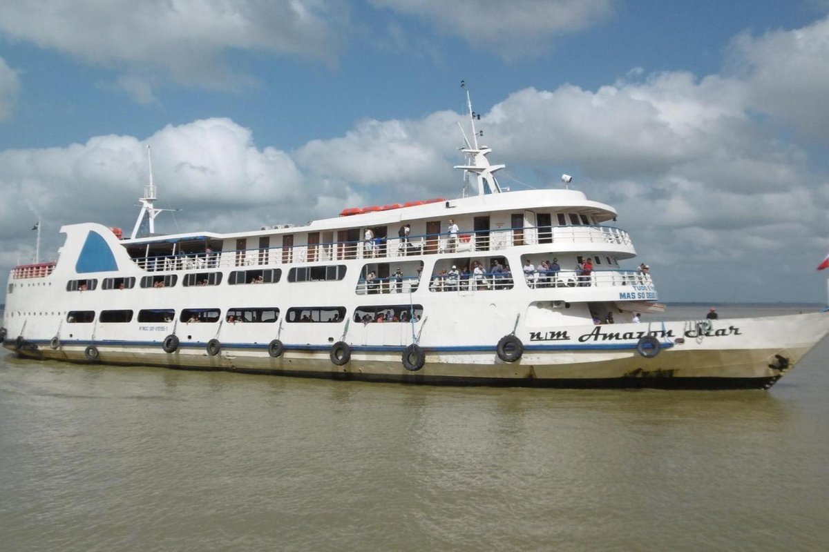 Dante_Ariel's tweet photo. That's why we have a very particular travel way up north.

It's not a very wealthy area, so about 10 million people per year travel to or from Manaus by boat, and they usually sleep in hammocks.

Manaus to Belém is five days, and the way back takes six days because of the current.