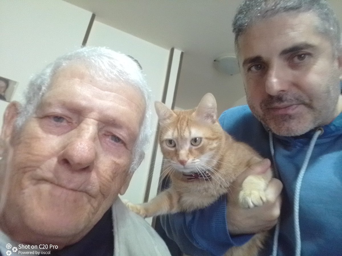 capitanzio's tweet photo. Don Bruno,sono passati solo tre mesi,ora come allora era domenica,ora come allora stento a crederci,non voglio e non posso non pensarti in questa casa,in questo mondo ed in questa vita.
Non è solo il fatto che mi manchi papà;è il fatto che mi manca una parte di me.
#missyou #dad https://t.co/g5v8wUuqpX