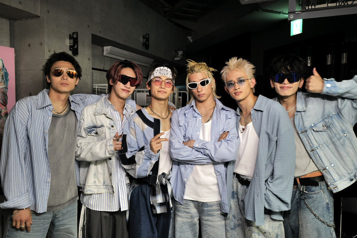 watwing_info's tweet photo. Anniversary LIVE
「ワクワクパニック６（-six-）パック」
2日目 もありがとうございました！🐊🐊

配信やってます！
アーカイブもやってます！ぜひです！
🔗 https://t.co/y9yXY9bdKW

そして秋のツアーもぜひです！
🚨申し込み今日までです！！！🚨

ーーーーーーーーーーーーーーーーーーーーー
WATWING Zepp Live Tour 「love」
ぴあ最終先行中！！🔥

⚠️受付期間
6月26日(金) 18:00～7月5日(日) 23:59まで
🔗 https://t.co/RSjaw04wKe