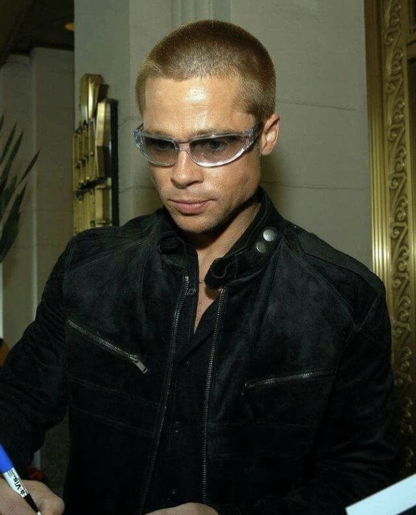 rachcorrine's tweet photo. Buzz cut Brad. Icons only. On the hunt for some similar sunglasses today. https://t.co/hXhW8DZ90D