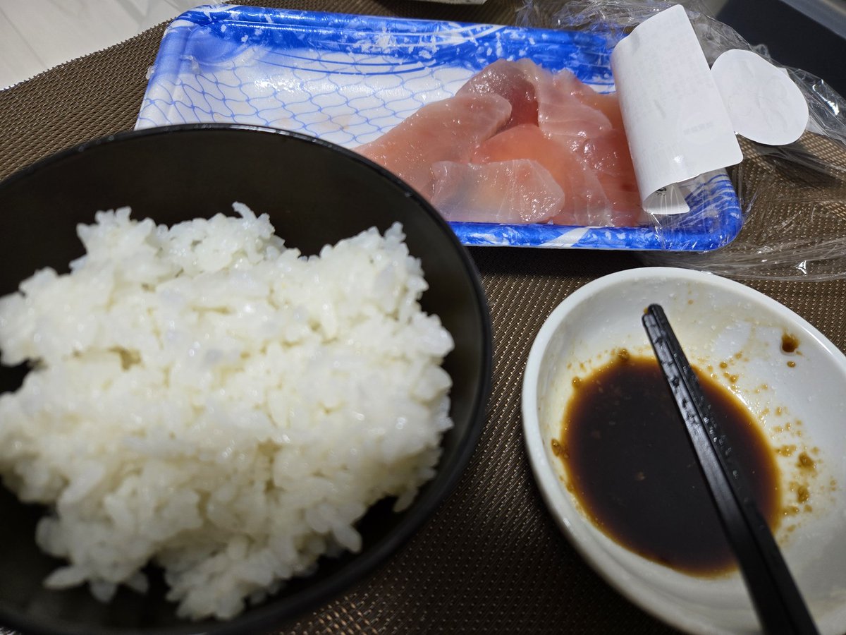 kit_systemyou's tweet photo. 我ながらカモメらしい飯してる https://t.co/L6FGyZtiYa