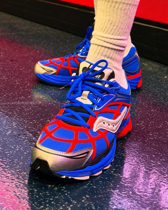 Ovrnundr's tweet photo. Westside Gunn reveals an alternate colorway of his “Spider-Man” Saucony Omni 9 Web 🕷️🕸️ https://t.co/skoNwqhE77