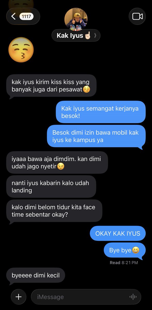 yawnsun's tweet photo. funfact it was iyus' first time trusting his card to someone else (aka dimi kecil pacarnya) https://t.co/IPDtDm73ID