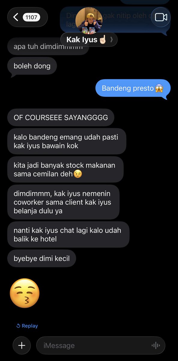 yawnsun's tweet photo. oleh oleh for us🥰 https://t.co/PwkCK7iVwZ