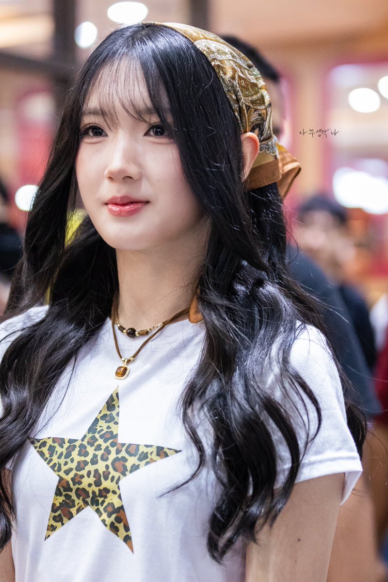 chocofy's tweet photo. 260705 Delynn @ MnG 2s Jogja

kalem gini cantik juga euyy https://t.co/ASosipE9NX