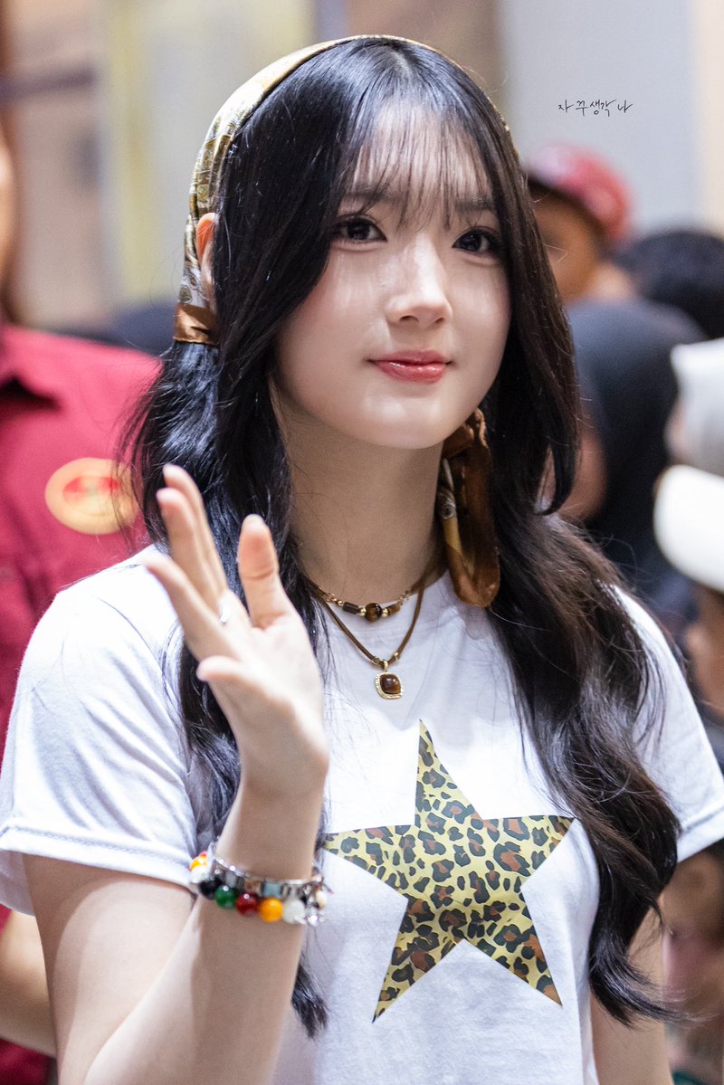 chocofy's tweet photo. 260705 Delynn @ MnG 2s Jogja

kalem gini cantik juga euyy https://t.co/ASosipE9NX