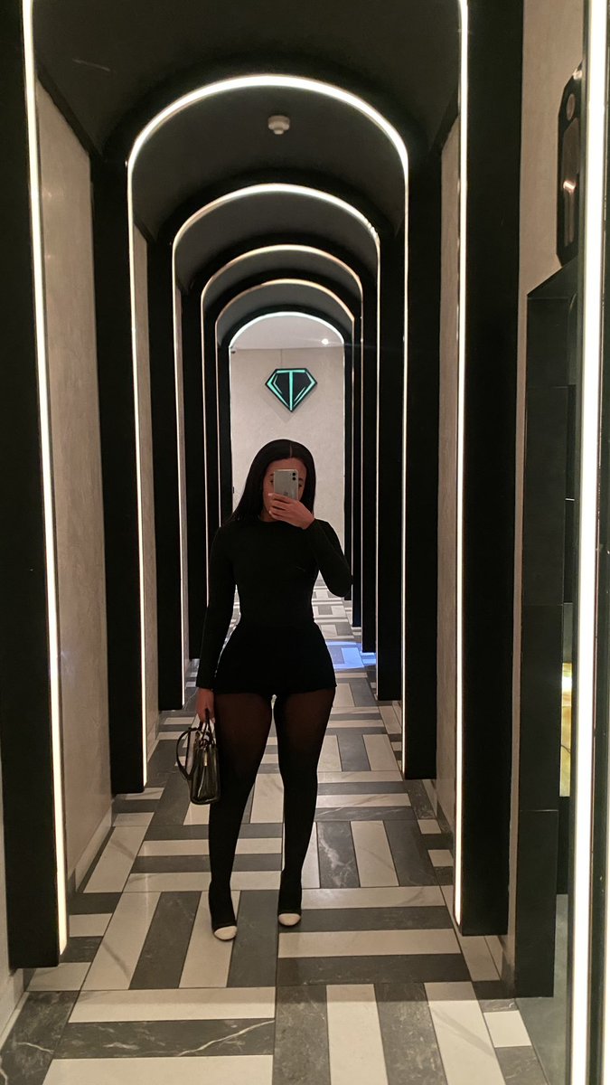 cubanxlee's tweet photo. down https://t.co/VIA8U6OYwM