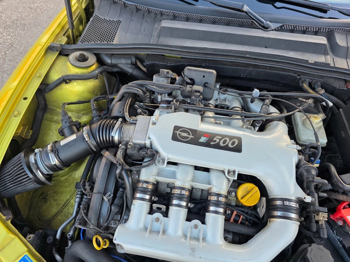realUNICARNS's tweet photo. 1998 Opel Vectra B I500 Irmscher 2.5 V6 for sale in Germany. eBay Ad:>> https://t.co/ys56XnSXfO https://t.co/WIzeN8UUVC