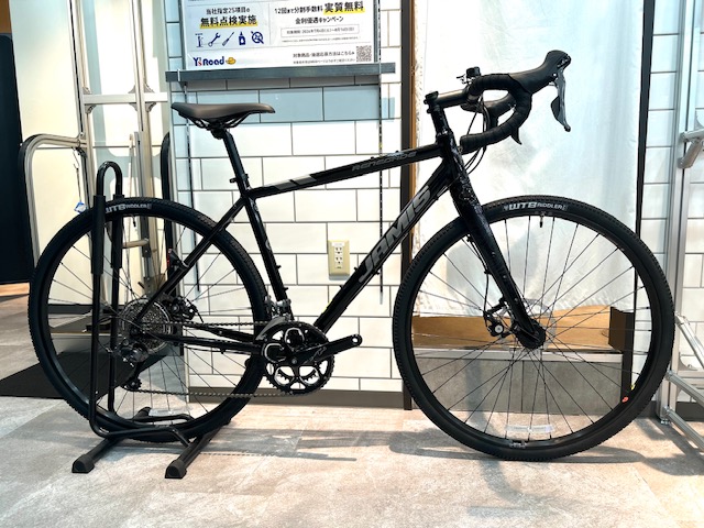 ysroadoimachi's tweet photo. バイクパッキングにもおすすめ!『RENEGADE A1』
舗装路でのツーリングから、ちょっとした未舗装路での冒険まで使えるバイクです。
https://t.co/m2fNiNE24B
#JAMIS
#RENEGADEA1 https://t.co/y3t6GzhUCi