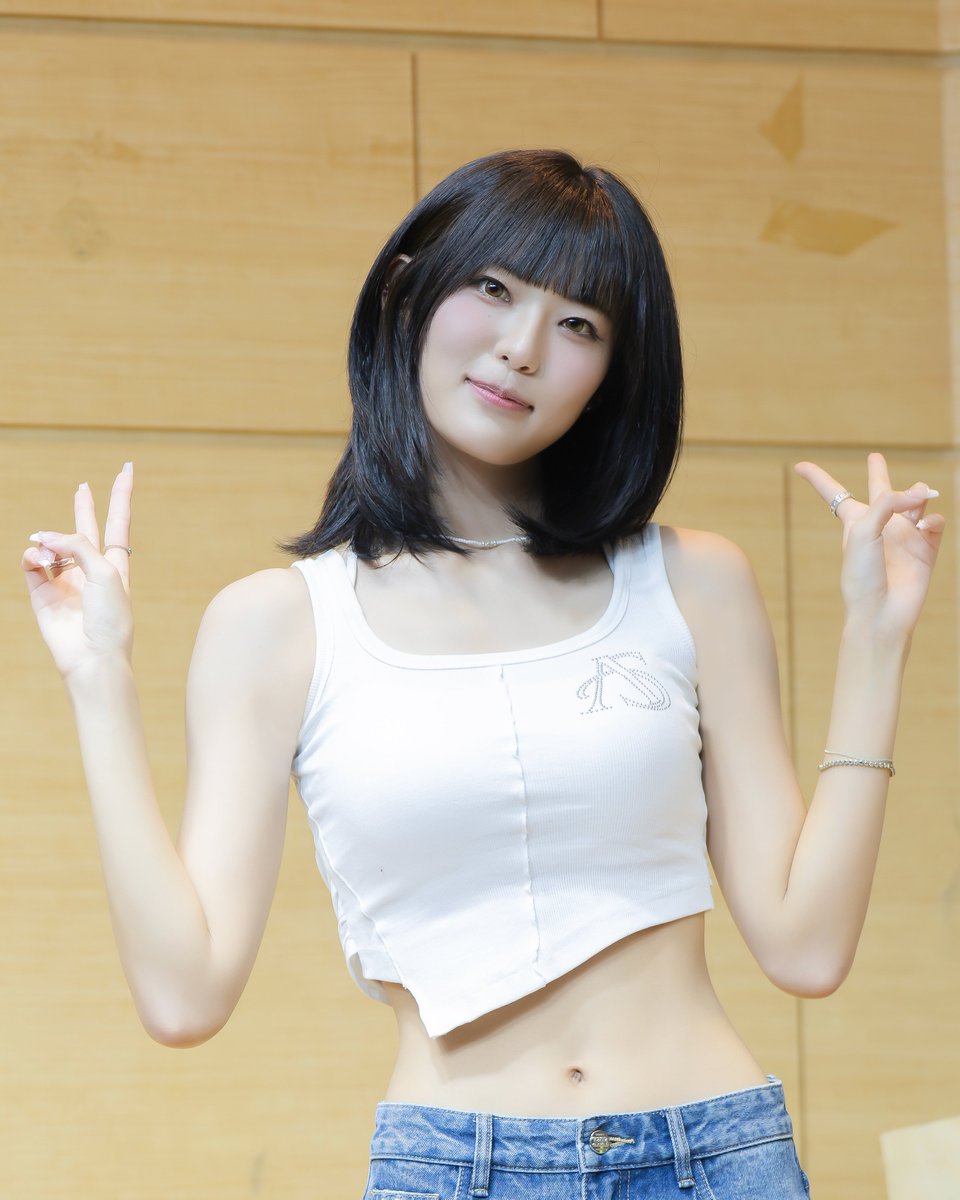 fullmoon_yel's tweet photo. 250705 여름이었다 카페 이벤트
260705 에버라인 팬사인회

1년동안 달라진 거라고는 머리 길이밖에 없다

#하이키 #H1KEY #옐 #YEL #한신영 https://t.co/jVIZ42VTdj