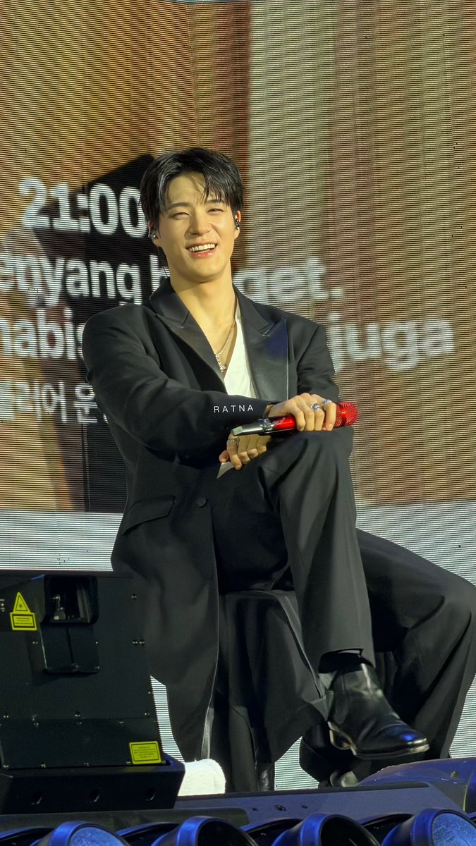 raaaatnaaaa's tweet photo. I’M OBSESSED WITH #JENO SMILE 

#NCTJNJM #DUALITY_IN_JAKARTA
#NCTJNJM_FANMEETING_TOUR_DUALITY https://t.co/nm2vlUMQIS
