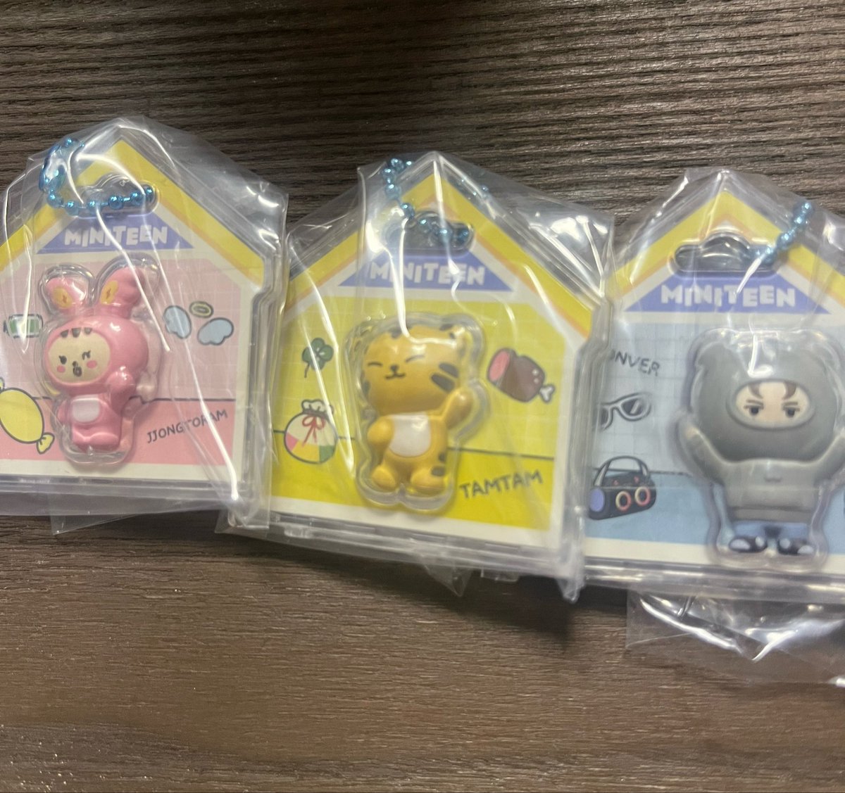 1231__luv's tweet photo. SEVENTEEN MINITEEN ミニティーン パッケージチャーム　グミ　交換

譲　ジョンハン　ホシ　バーノン

求　ミンギュ　ディノ

#seventeen交換 #MINITEEN交換 https://t.co/Fq8Txd85NT