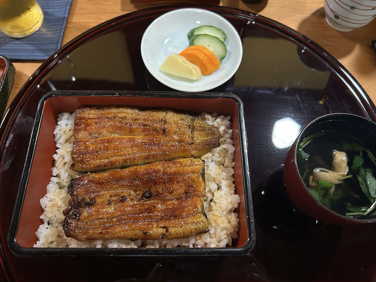 tailand4649's tweet photo. 川越で食べた美味しいもの達🤤
老舗の鰻屋でうな重💖
いやぁ〜美味い！鰻食べたの久しぶりだわ🥰

川越は鰻とお芋🍠が有名みたいで、あちこちにお店が。
なので、鰻の後にデザートでお芋のジェラートも頂きました🎶

最後にレトロ喫茶店で可愛いソーダポンチ。色とりどりのゼリーが可愛い https://t.co/LDIVCZyAyj