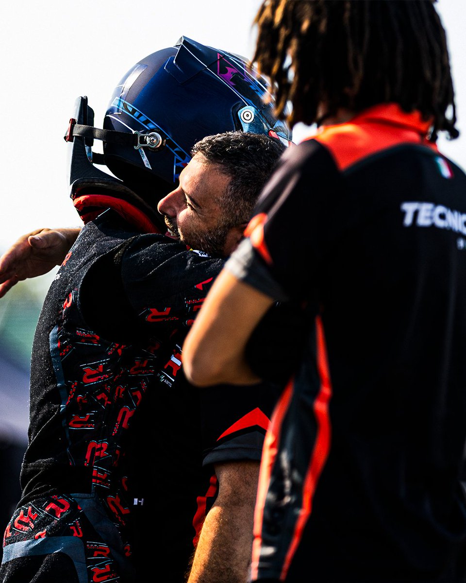 Kacper_Sztuka's tweet photo. To podium smakuje, jak wygrana! 🏆 Razem z @tecnicar_racing wykonaliśmy ogromną pracę! W serii zimowej walczyliśmy w trzeciej dziesiątce stawki, a teraz stać nas na regularne wskakiwanie do TOP5 - i co najważniejsze - na zdobywanie podiów 🔥

Dziękuję całej ekipie za zaangażowanie i wysiłek, jaki wkładamy w przygotowanie naszego bolidu! Jeszcze wiele pięknych chwil przed nami! 🫡

#ElevenF1