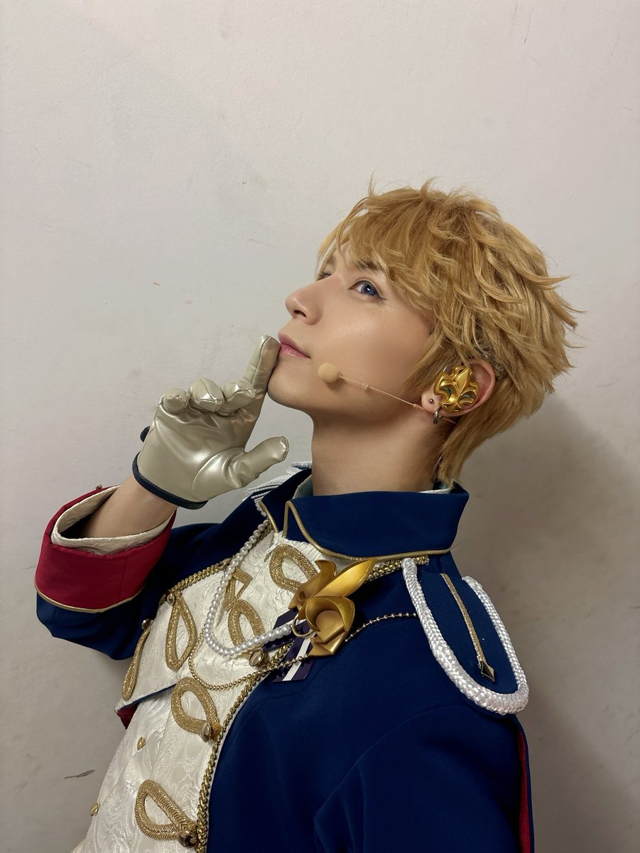 Ryo_Kitamu's tweet photo. #あんステ
東京千秋楽、終了。
ご観劇、誠にありがとうございました！

カーテンコールでレオくんが言ってたように
東京で受け取った沢山の愛を抱えて
次のステージに向かいます！！

大阪で会えるのを楽しみにしてるわよォ〜♪ https://t.co/Oz3uNyXuH6