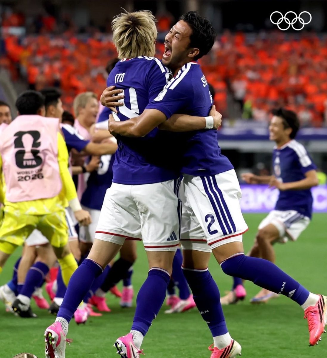r_you349's tweet photo. 夢のようだった日本代表のW杯1か月が終わって、もうすでにロス。

他の国の試合も楽しみつつ、これまでの試合や写真を何度も振り返っています。

ゆっくり休んでほしい気持ちと、早くまた純也さんのプレーが見たい気持ちが同居中。

まずはしっかり疲れを取って、いいコンディションで次のシーズンのスタートが切れますように。

またピッチで躍動する姿を楽しみにしています。

#今年も沖縄に来てくれるかな
#No台風Welcom純也