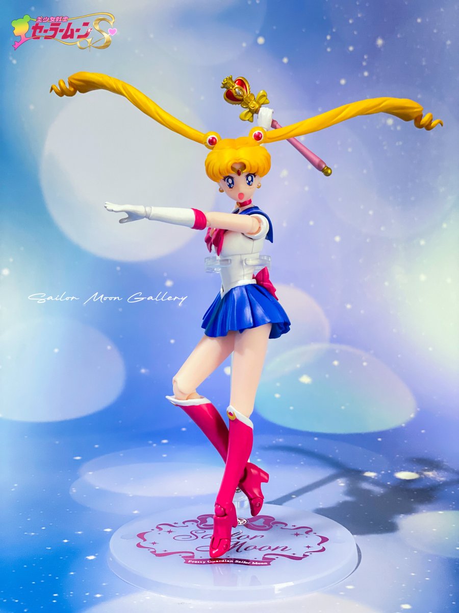SM_Gallery's tweet photo. 🌙💖You can pose this Sailor Moon for both "Moon Princess Halation" and "Moon Spiral Heart Attack" (just use the rod from the SHF Super SM ver.). The new body and joints make posing so much easier and more natural.💕
#sailormoon #shfiguart https://t.co/x2mXqZ3K3o