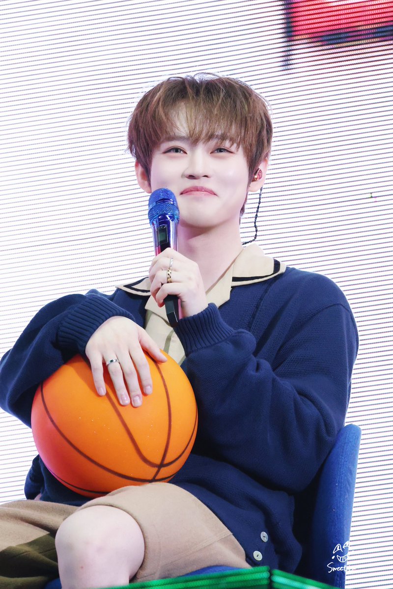 Sweet_Le29's tweet photo. 260705 Roommate FM in HangZhou

#辰乐 #チョンロ 
#CHENLE   
#NCTDREAM #NCT https://t.co/42C6nhwtST