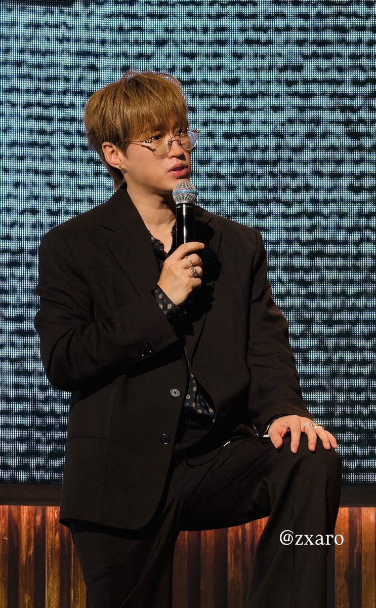 zxaro_'s tweet photo. ₊‧.°.⋆타블로님 잘생긴거 해명해주세요˚₊‧⋆. https://t.co/X1xa3Y4OBD