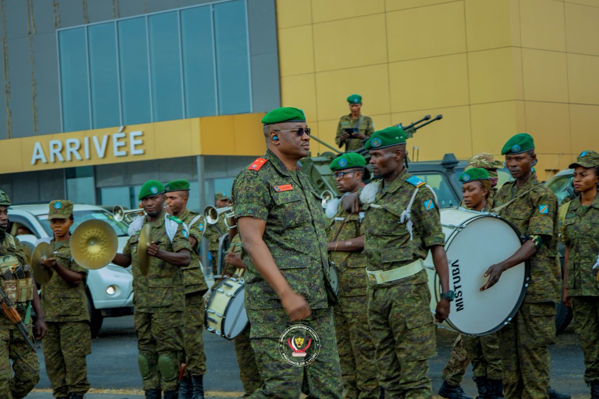 UkeloJosh's tweet photo. 🇨🇩 Ituri | De retour de Kisangani, le gouverneur militaire, le général-major Kasongo Mulumba Gaby, affirme que la population reste le partenaire privilégié dans la restauration de la paix. Il appelle les habitants à renforcer leur collaboration avec les services de sécurité.#Paix https://t.co/xnJ8C95mFY