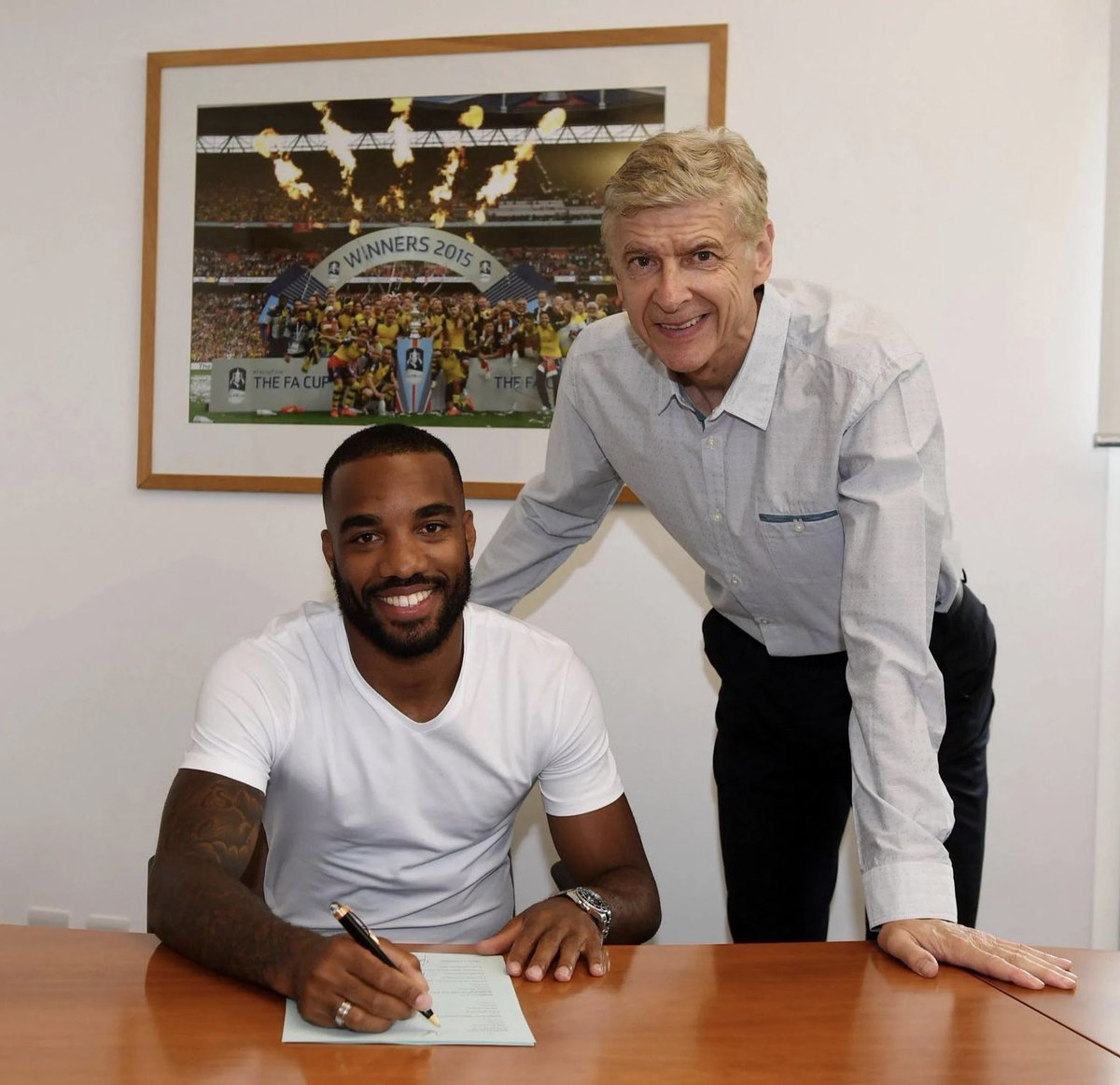afcstuff's tweet photo. On this day in 2017: Arsenal completed the signing of Alexandre Lacazette from Lyon for a club-record £46.5m fee. ✍️🇫🇷 https://t.co/RIlNtRBQS1