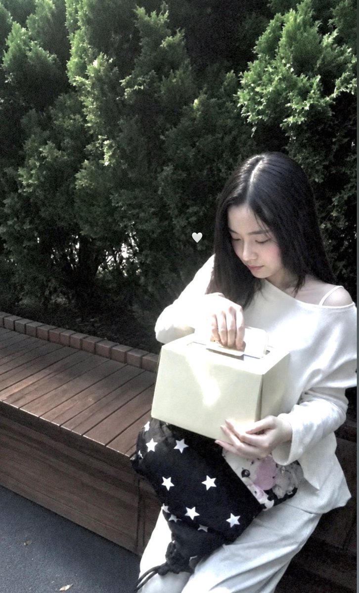 온 tweet media