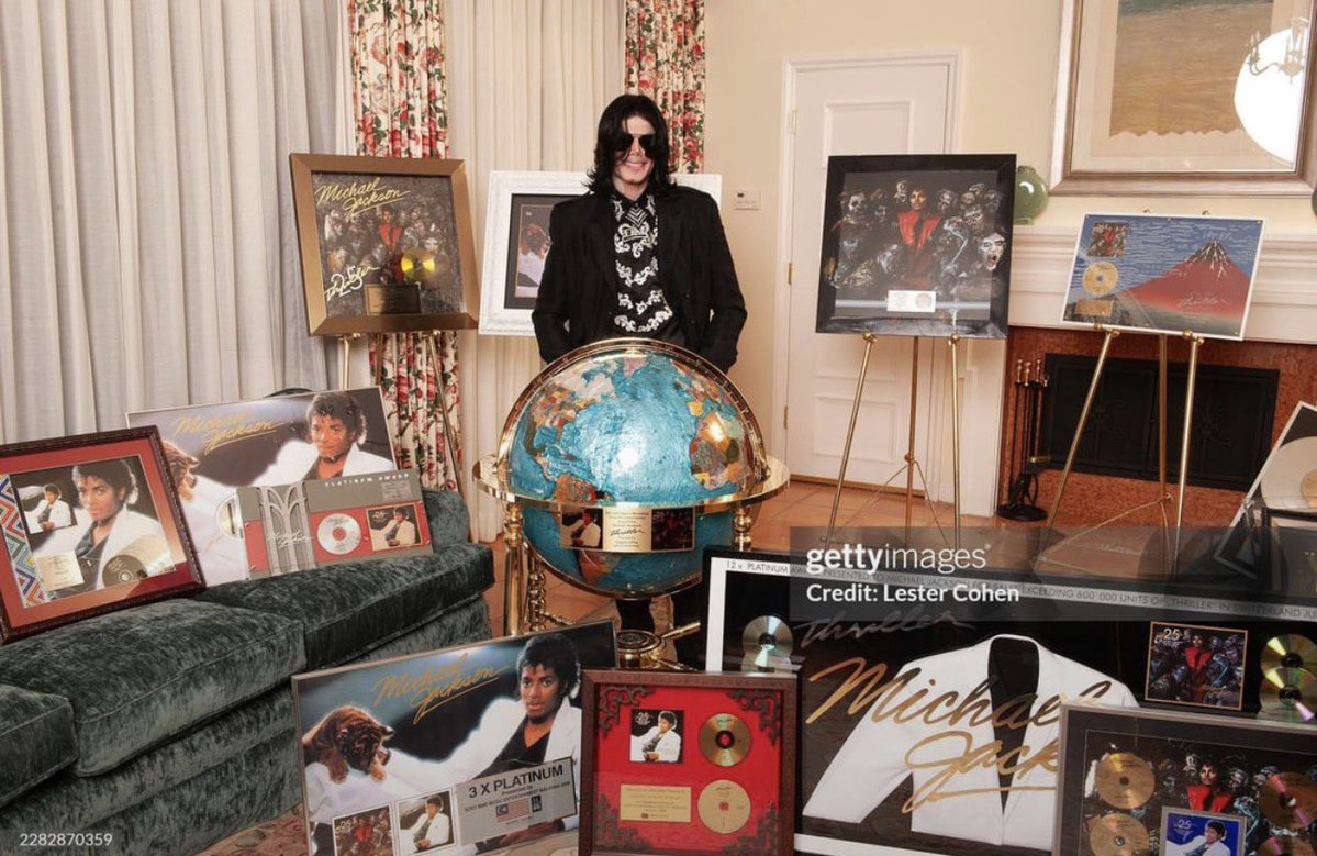 iamveronica777's tweet photo. New pics of Michael Jackson with his Thriller awards, 2009

This was in February, before the tour rehearsals started, when he was still healthy ❤️‍🩹 https://t.co/FlXkuPQXzL