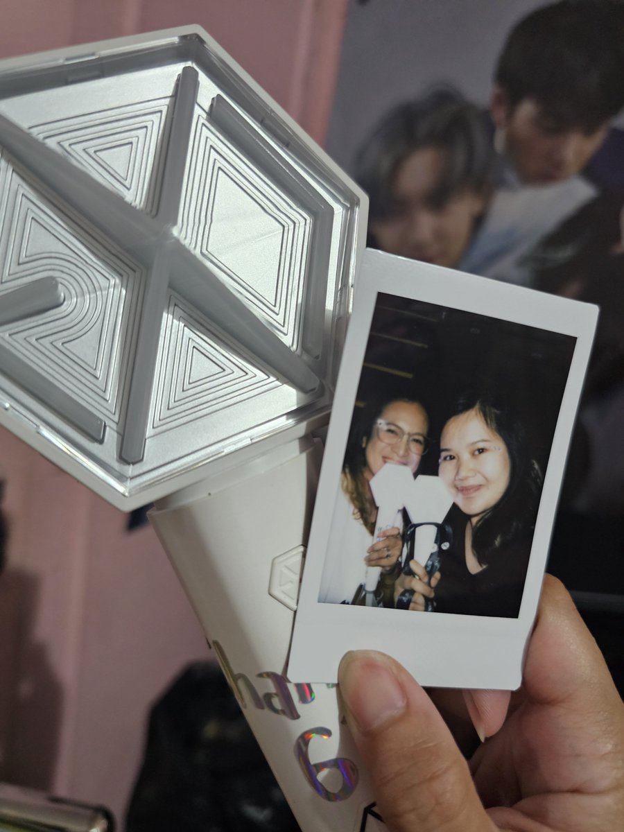 JaaacePDZ127's tweet photo. Found a ChanSooist in the wild from yesterday's #EXhOrizonInMNL Day 1. @_chryss13 happy to be your seatmate, bb Aeyan! 🩷🩷🩷 hope you're back home safe 😘 https://t.co/C7qIdeH1te